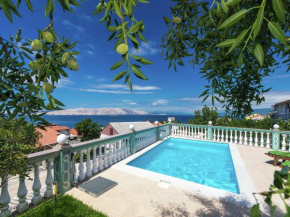Nice apartment with balcony and swimming pool